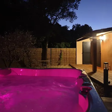 Gite De Charme Avec Jacuzzi En Garrigue Feriehus
