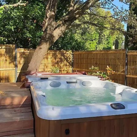 Gite De Charme Avec Jacuzzi En Garrigue * Nîmes