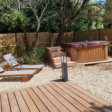 Gite De Charme Avec Jacuzzi En Garrigue * Nîmes