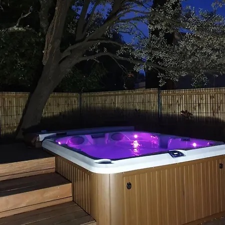 Feriehus Gite De Charme Avec Jacuzzi En Garrigue *
