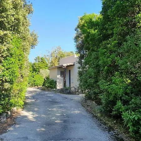 Gite De Charme Avec Jacuzzi En Garrigue Feriehus Nîmes