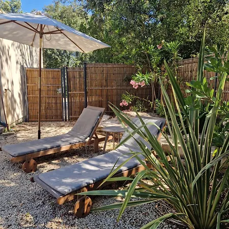 Feriehus Gite De Charme Avec Jacuzzi En Garrigue Nîmes